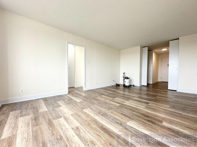 Building Photo - 40 E Sidney Ave