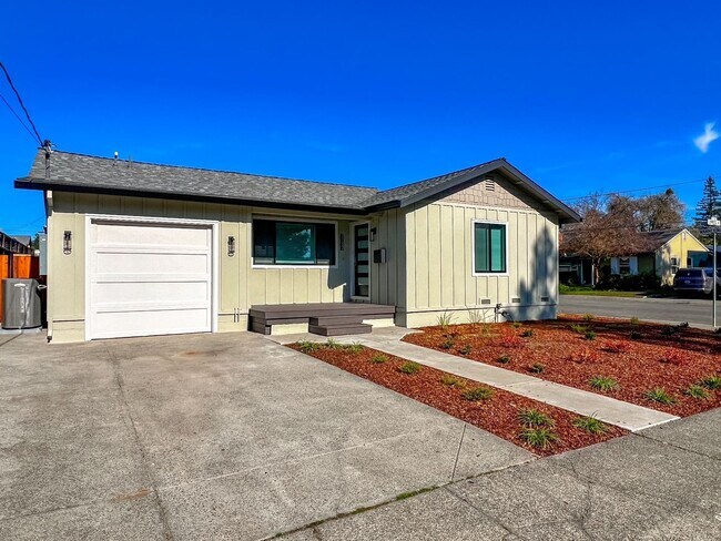 Foto del edificio - Beautifully Remodeled Three-Bedroom Home in Napa’s Westwood Neighborhood