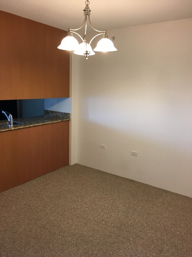 Foto del edificio - 9715 Woods Dr