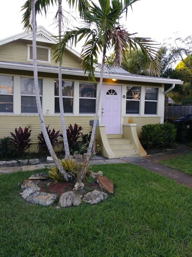 Primary Photo - 213-215 Ocean Breeze