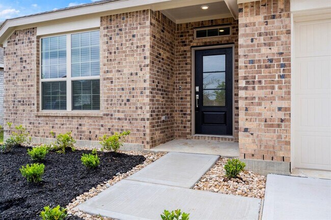 Building Photo - 2830 S Ridgeway Dr