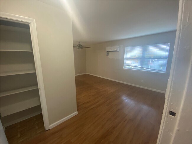 Foto del edificio - 502 W Alabama St