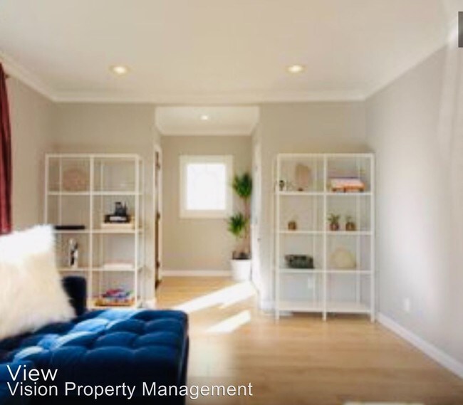 Building Photo - 4 br, 2.5 bath House - 2618 Maxwell Ave