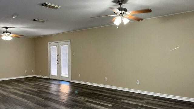 Foto del edificio - 9819 Jenson Point