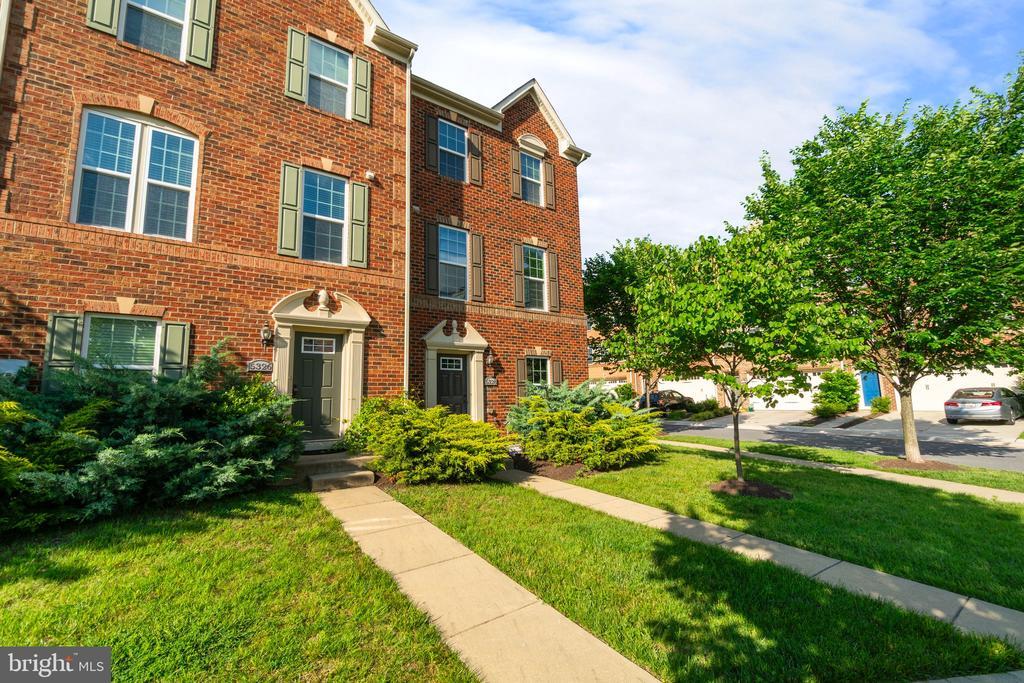 5328 Davis Point Ln, Greenbelt, MD 20770 Townhome Rentals in