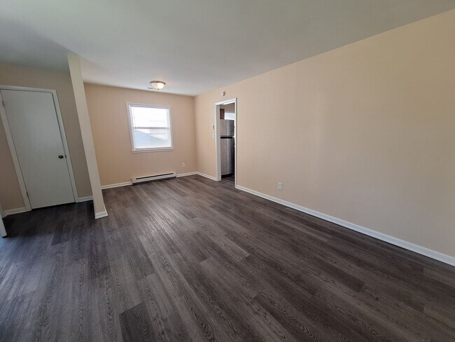 Building Photo - 704 Old Buckroe Rd