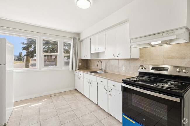 2BD, 1BA - 904SF - Kitchen - Trevella Townhomes