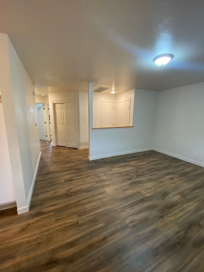 Foto del edificio - 331 S Meridian Rd