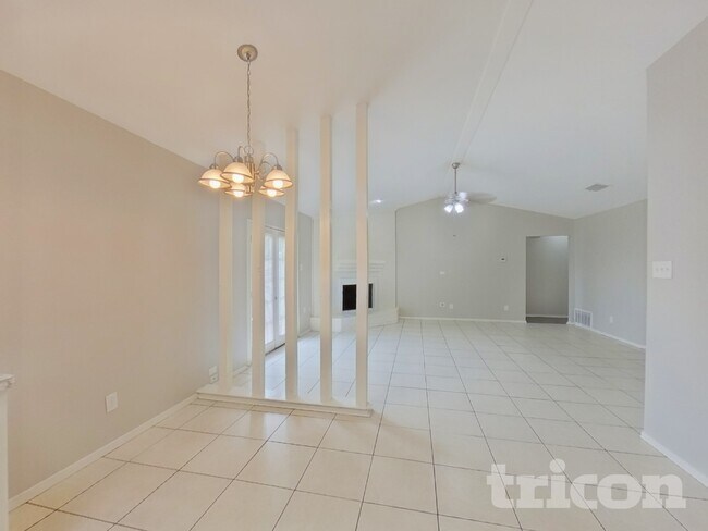 Foto del edificio - 1717 Wurzburg Dr