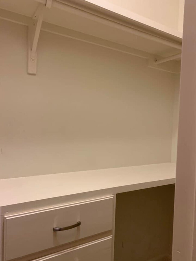 Foto del edificio - 1707 W Smith Dr