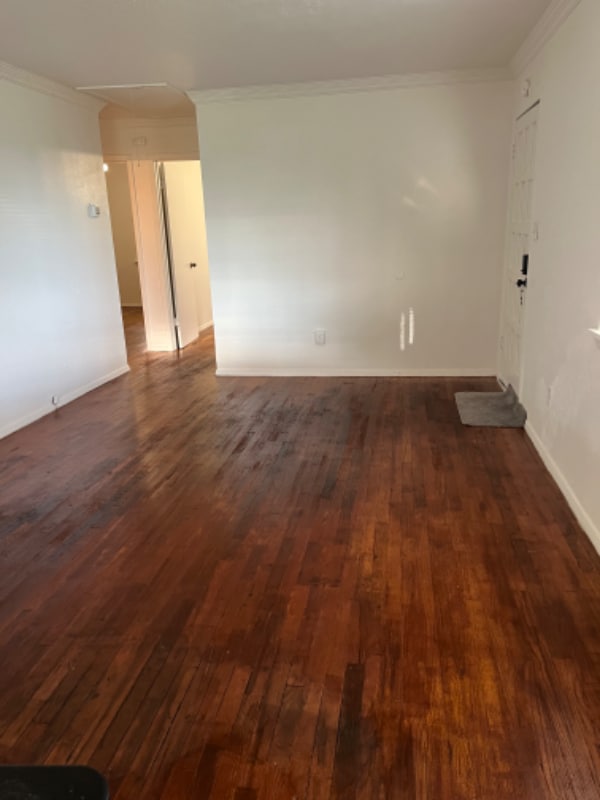 Foto del edificio - 102 E Pecan St
