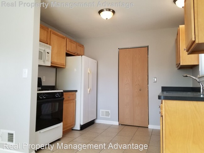 Building Photo - 3 br, 1 bath House - 23681 Willard Ave.