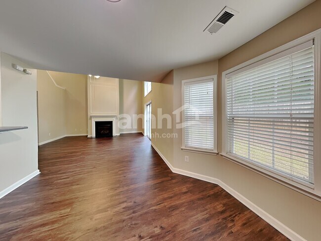 Building Photo - 219 Highland Falls Dr