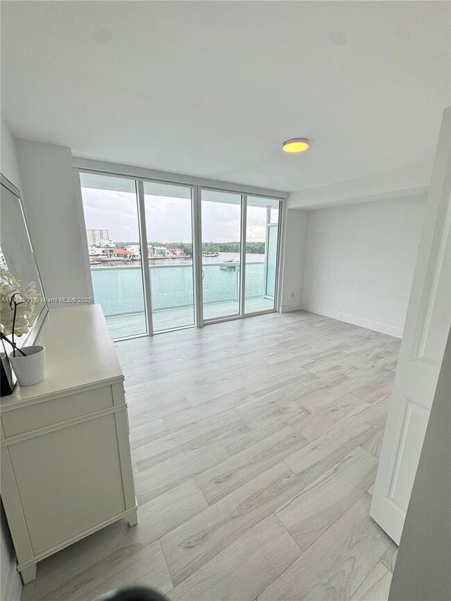 Foto del edificio - 400 Sunny Isles Blvd