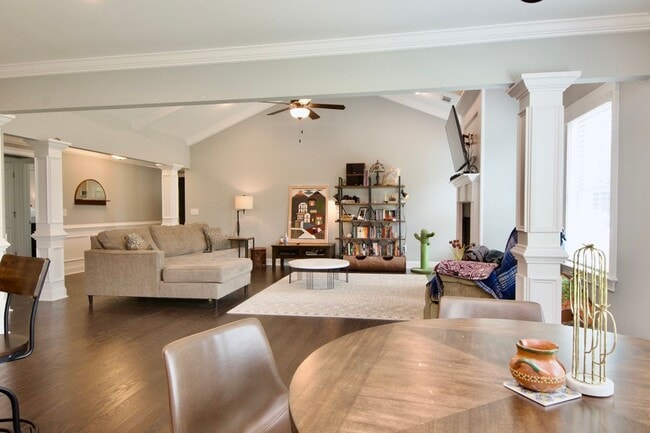 Foto del edificio - Immaculate 3BR/2BA Home in The Estates – P...