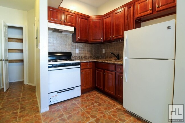 Foto del edificio - One Bedroom on Dekalb at Nostrand