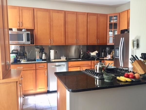 Primary Photo - 323 5th Avenue