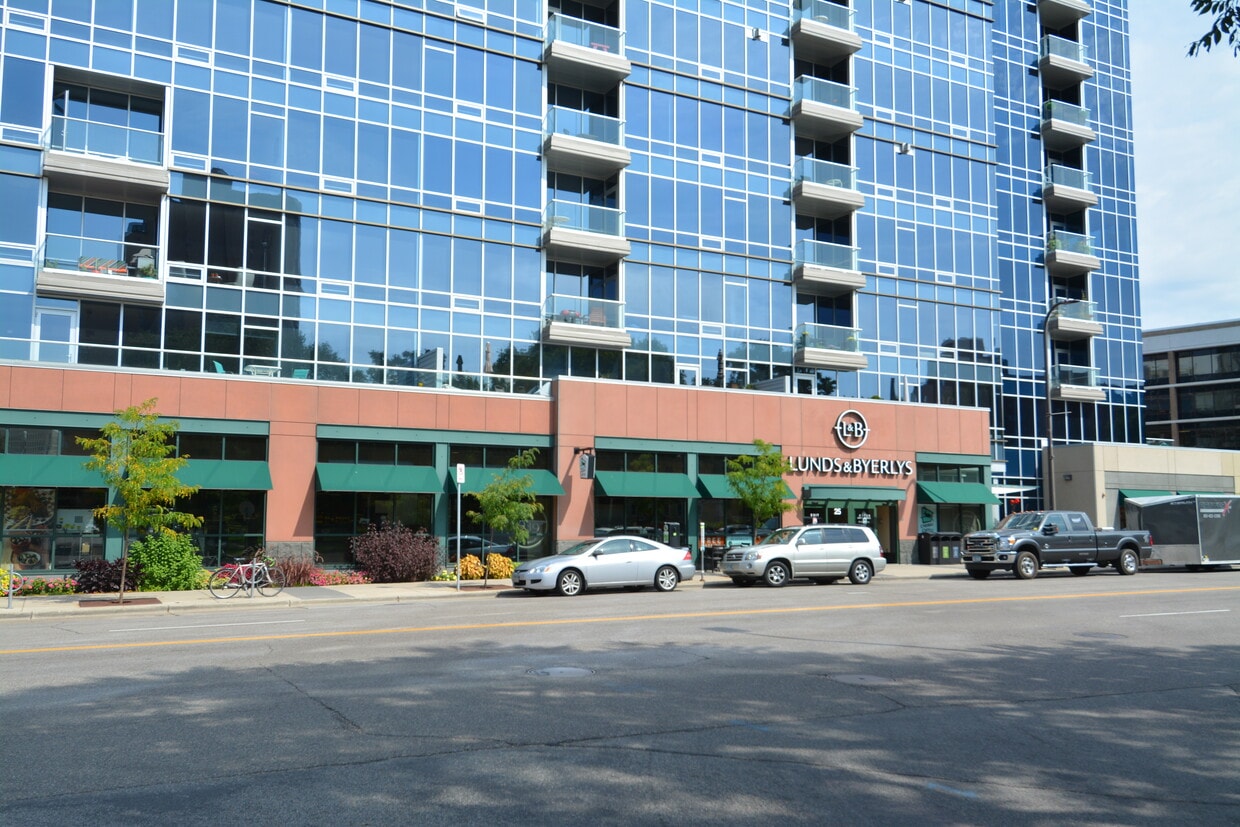 Primary Photo - 45 University Ave SE