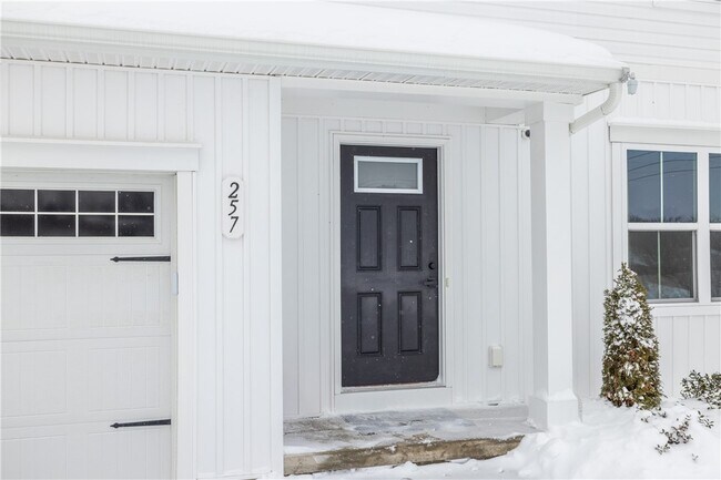 Foto del edificio - 257 Nevins Rd