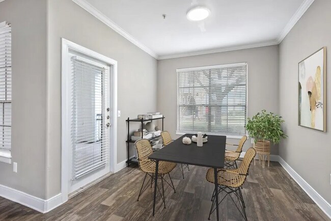 Foto del edificio - Chic Home with $500 Bonus