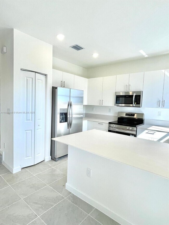 Foto del edificio - 2751 SE 26th Rd