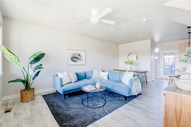 Building Photo - Four bedroom townhome in Central Park.