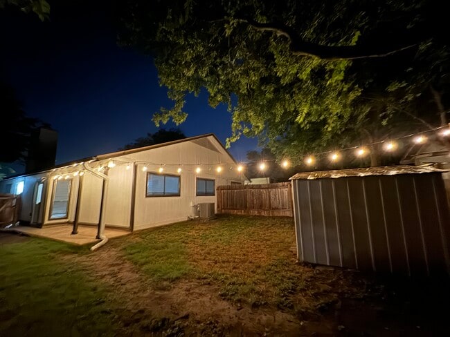 Foto del edificio - 1220 Tartan Ln