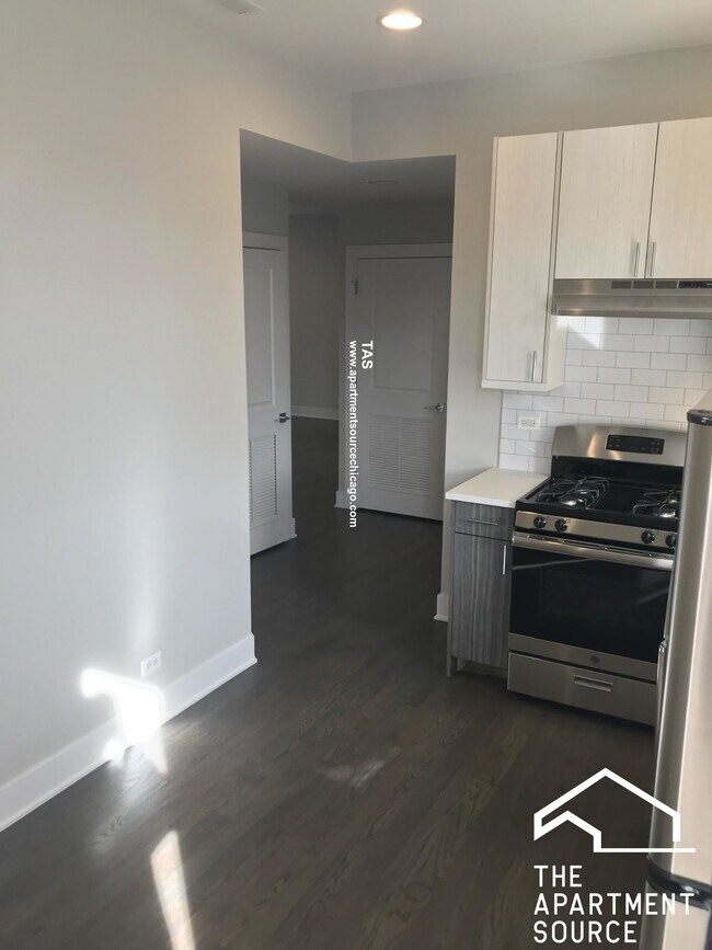 Foto del edificio - 2620 N Rockwell St