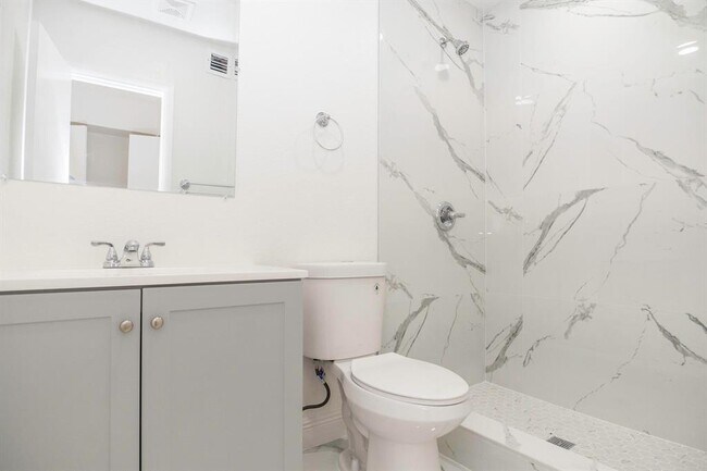 Foto del edificio - 924 NW 11th Ct