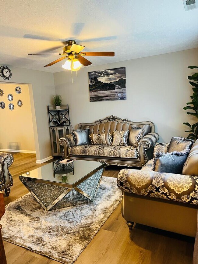 Building Photo - Furnished pillory way beauty