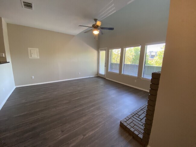 Foto del edificio - 5350 Dolphin Way