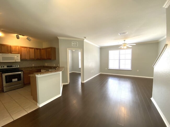 Foto del edificio - 6129 Metrowest Blvd