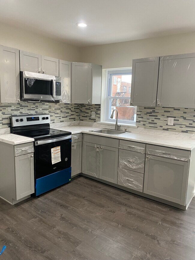 Kitchen - 1332 Nedro Ave