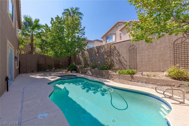 Building Photo - 2317 Sunrise Meadows Dr