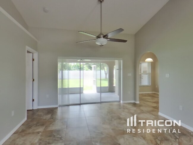Foto del edificio - 23135 Langdon Ave