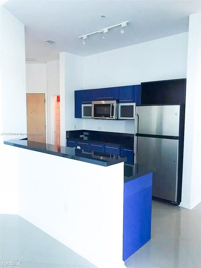 Foto del edificio - 1 br, 1.5 bath Condo - 253 NE 2nd St Apt 329