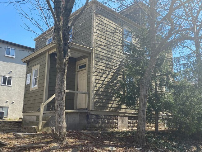 Foto del edificio - 136 E Norwich Ave