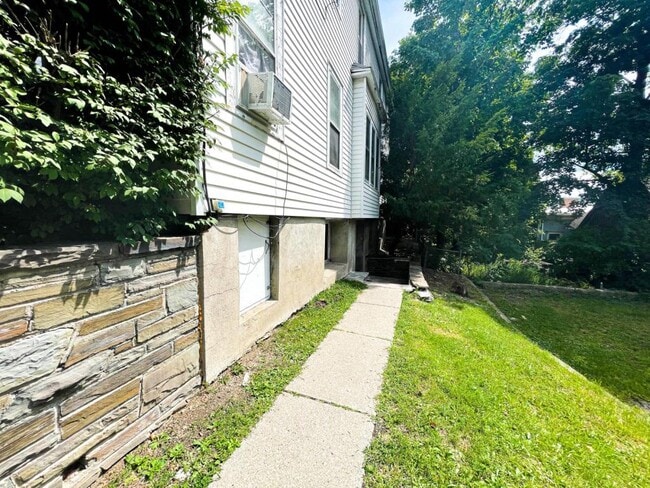 Foto del edificio - 705 E Seneca St