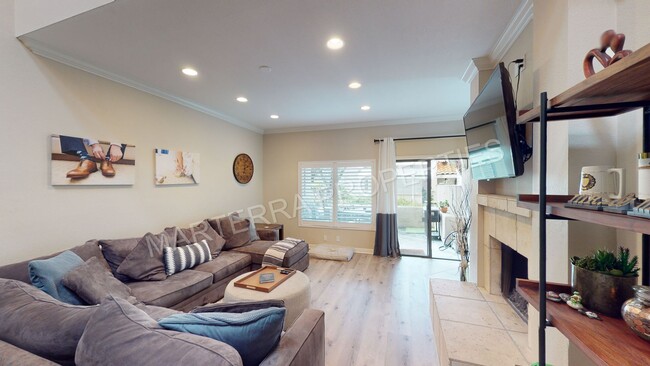 Foto del edificio - Beautiful 2 bed/2 Bath Home in Costa Mesa!