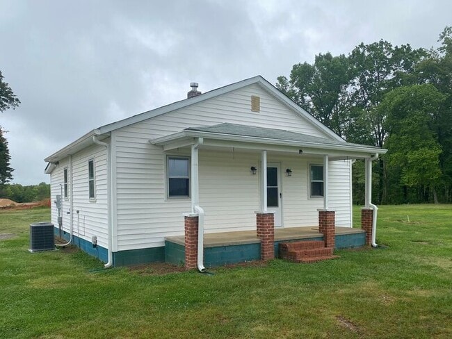 Building Photo - 17169 Chestnut Ln