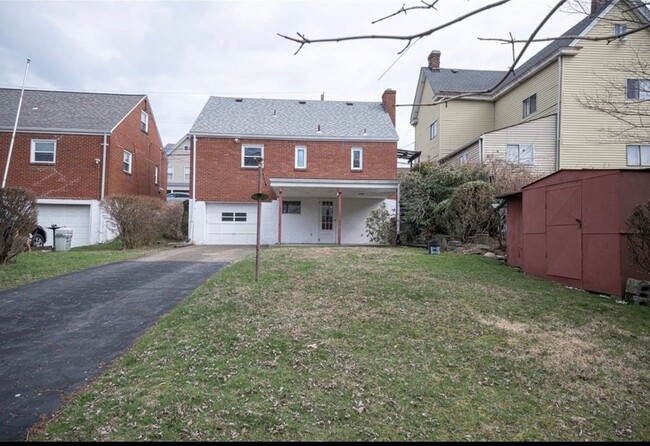 Building Photo - 23 Briggs St