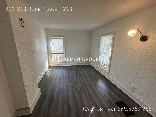 Foto del edificio - 211-213 Rose Place-213