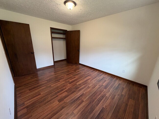 Building Photo - 2720 Debbie Dr