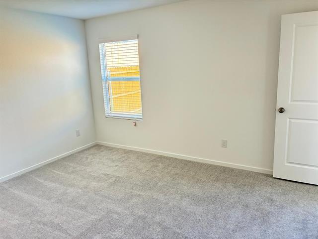 Building Photo - 1005 Raintree Rd