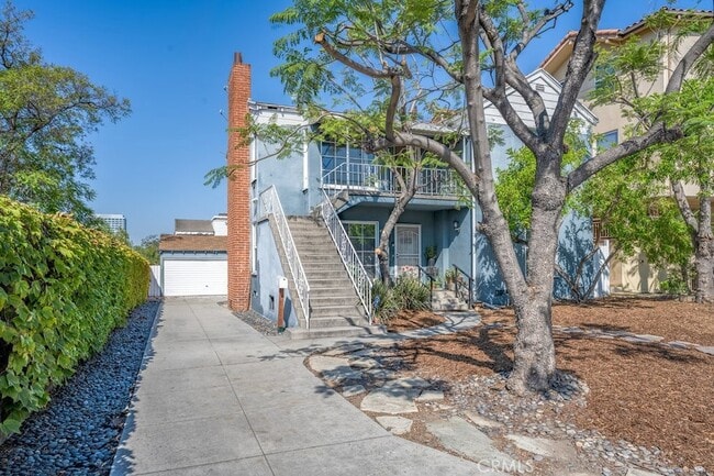 Building Photo - 711 N Howard St