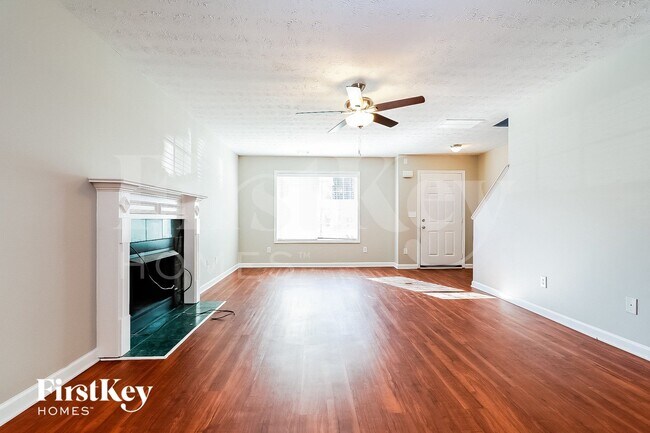 Foto del edificio - 245 Shadowbrooke Cir SW