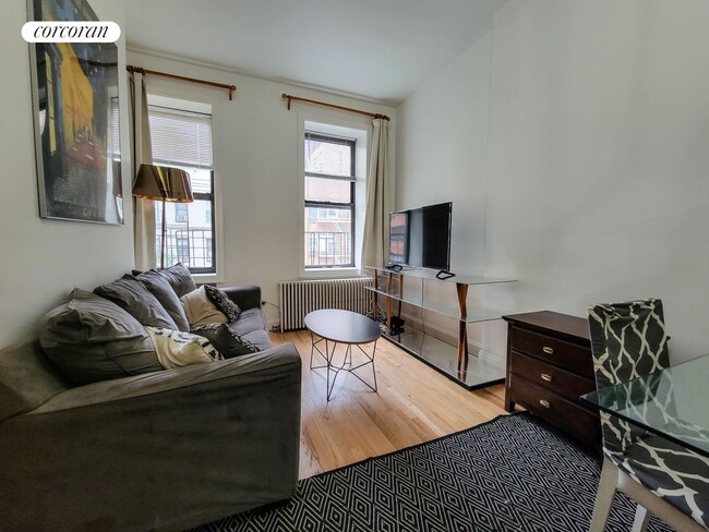 Building Photo - 344 E 51st St