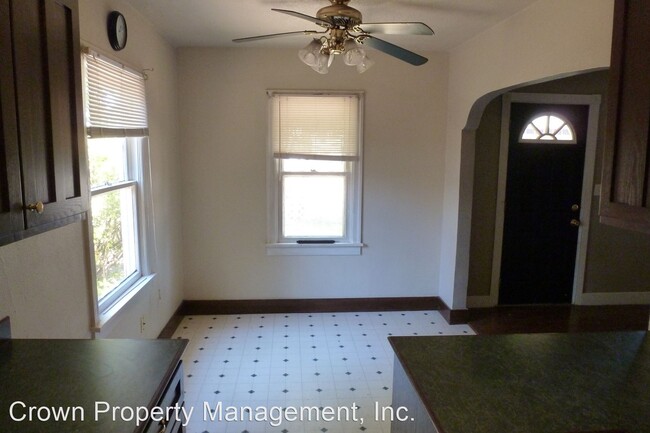 Building Photo - 2 br, 1 bath House - 840 Marks Dr NE
