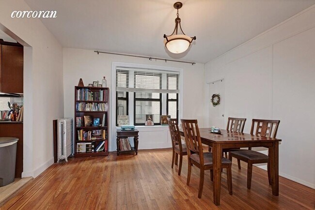 Building Photo - 69 Tiemann Pl