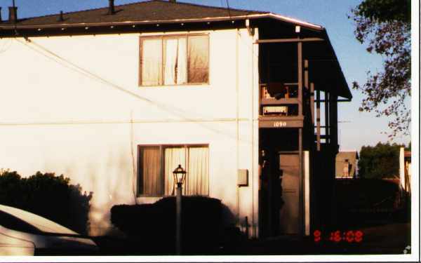 Building Photo - 1090 Myrtle St